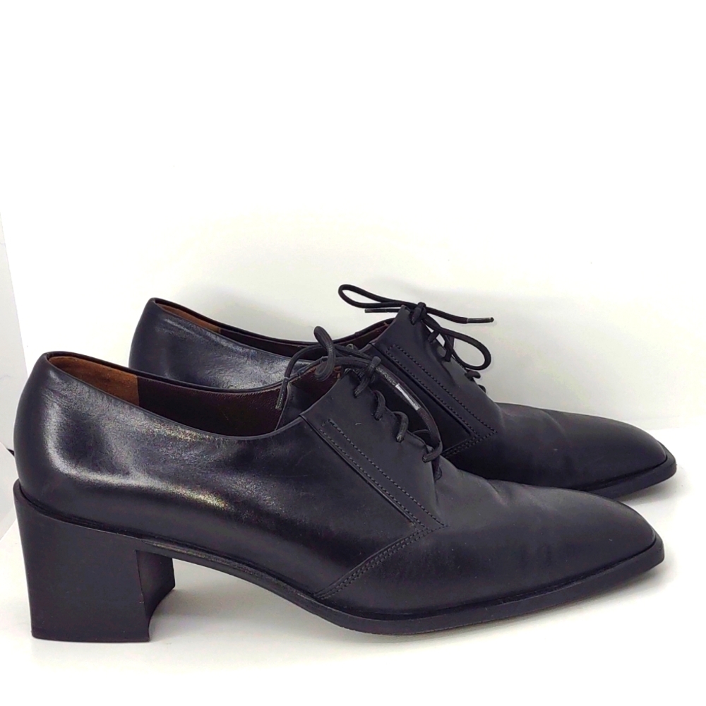 Bellezza Bally size 9US heeled black oxfords Gorgeous, neat, and sleek